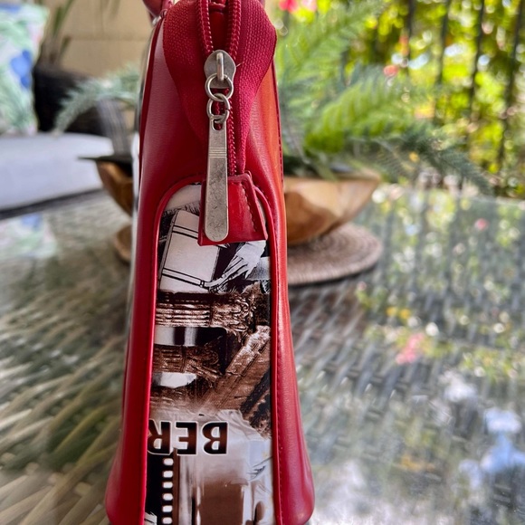 Medium Y2K Graphic Handbag - Picture 4 of 6